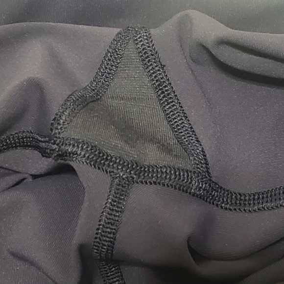Lululemon Sz 4 Mix & Mesh 21" Leggings in Midnight - Picture 14 of 16